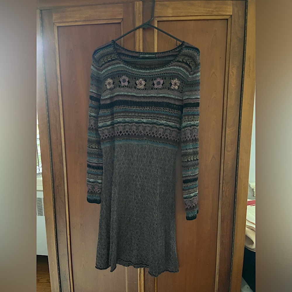 Beautiful, knit, Peruvian Connection dress.  Lovely pattern & colors.Size small.